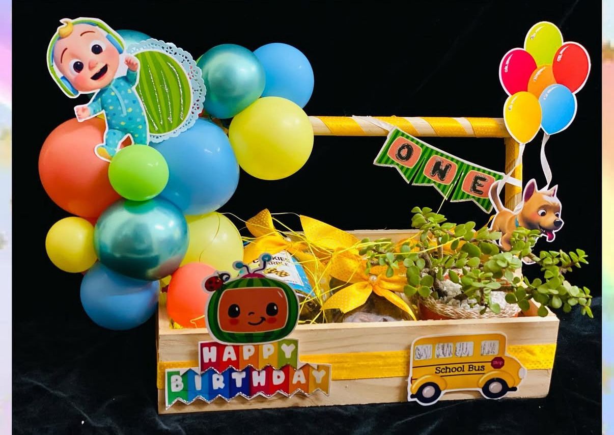 Watch Me Grow Personalized  1st Birthday Hamper