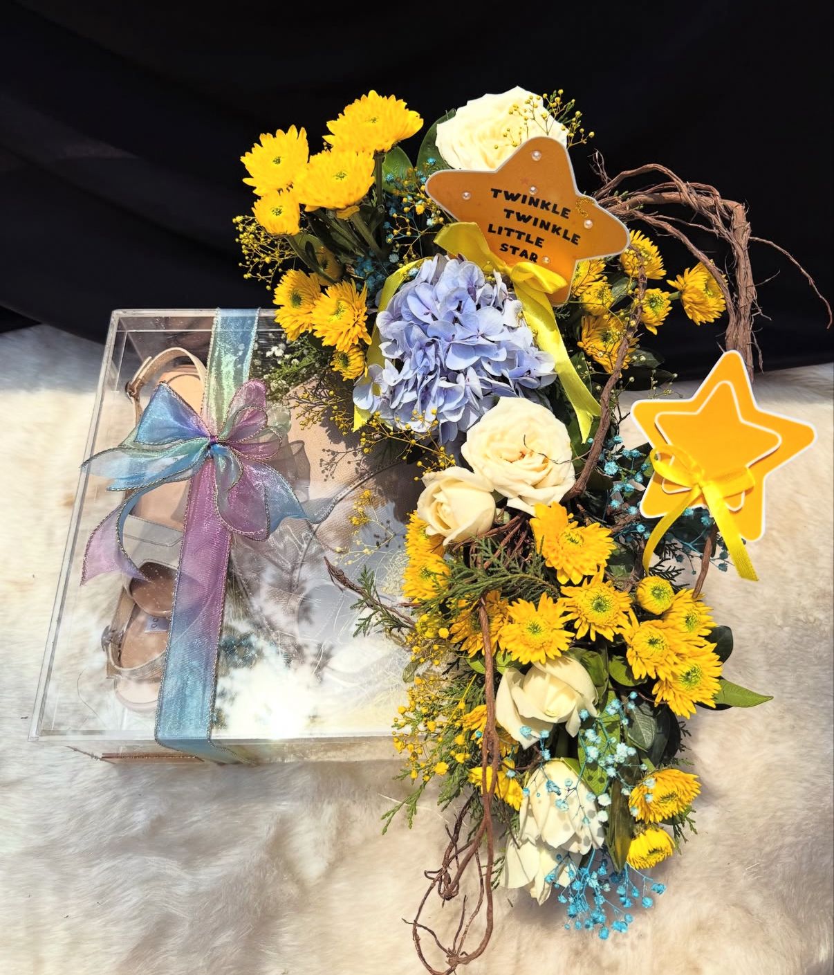 Twinkle Star Luxury Fresh Flower & Acrylic Gift Box